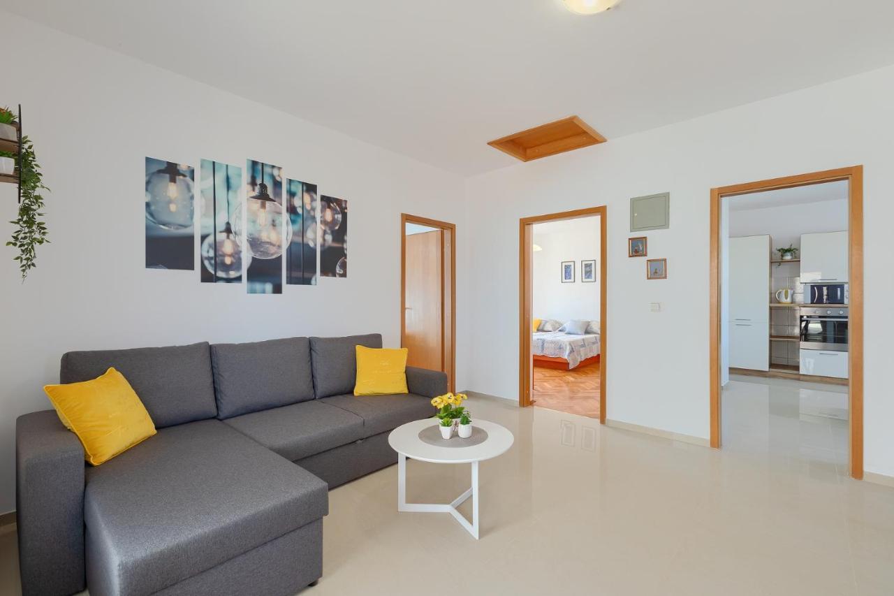 Apartment Christina Pula Exterior foto