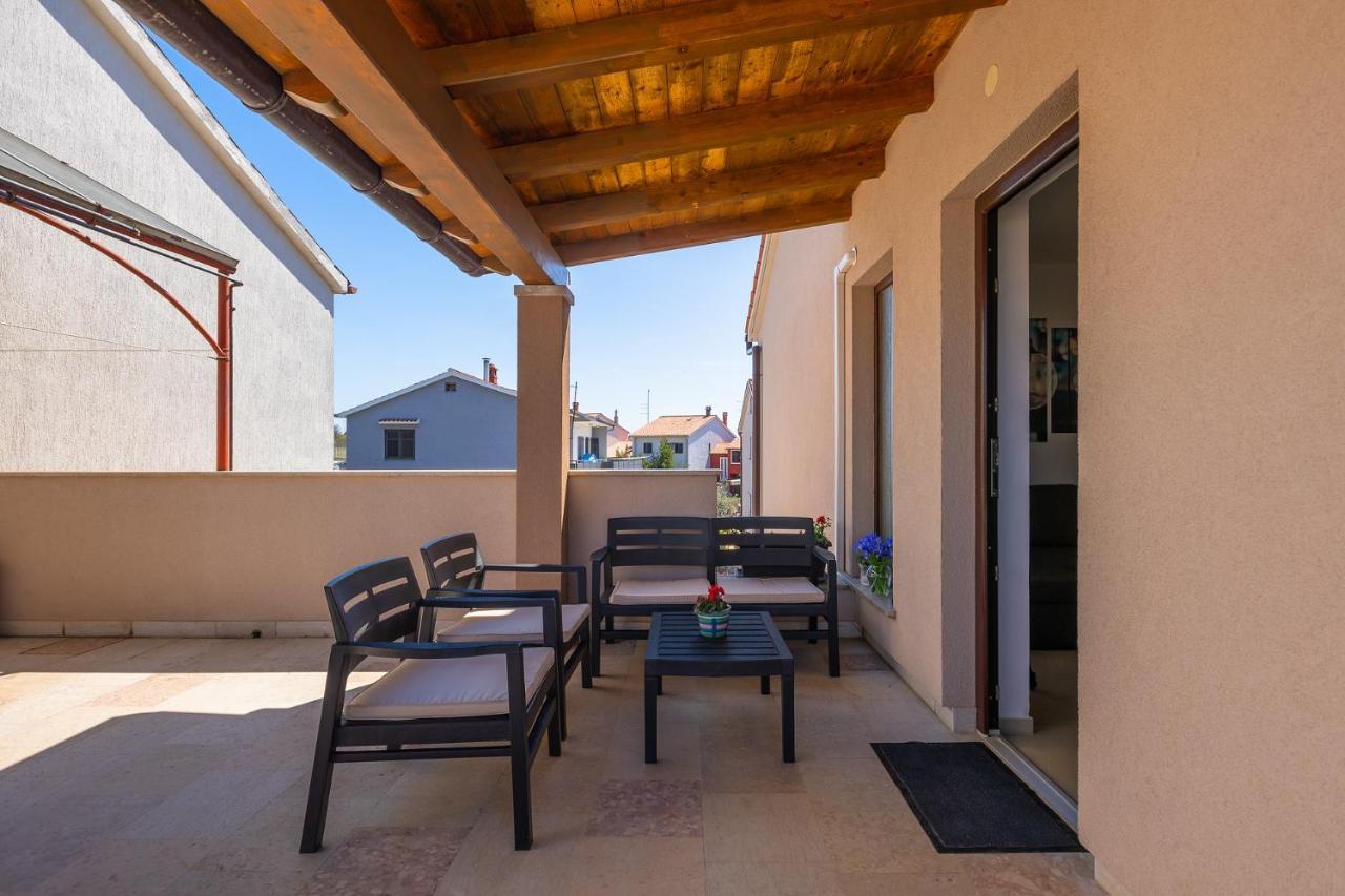 Apartment Christina Pula Exterior foto