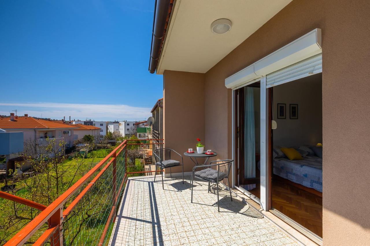 Apartment Christina Pula Exterior foto